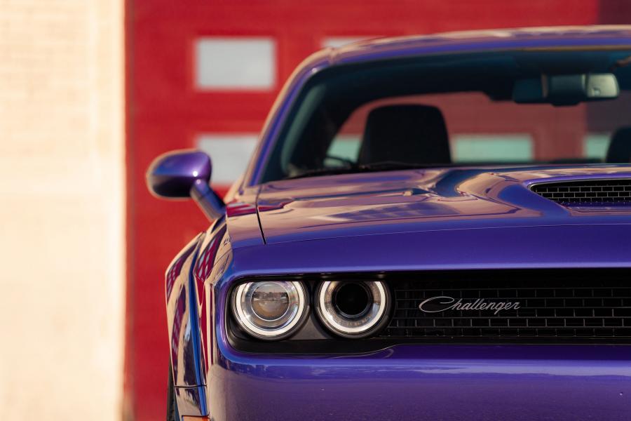 Детали экстерьера Dodge Challenger R/T Scat Pack Widebody (LC) 2018 года  (фото 37 из 48)
